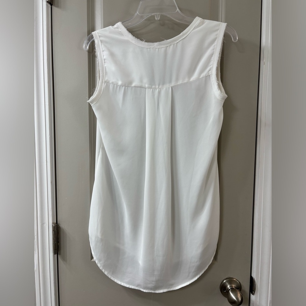 RD Style White Sleeveless Blouse - Picture 3 of 4